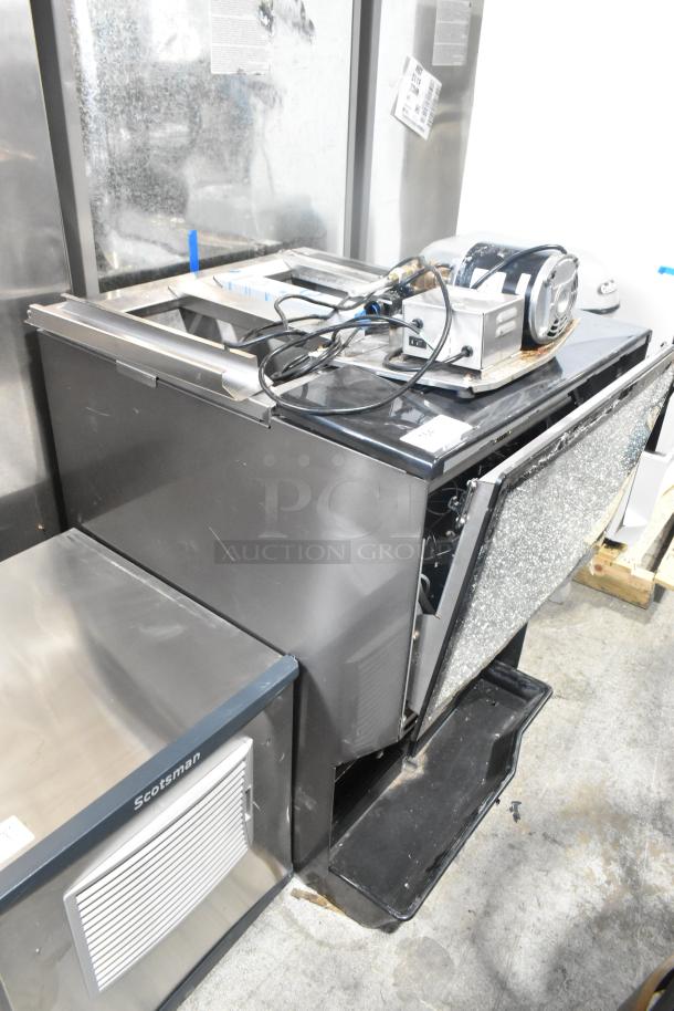2022 Lancer TP 30 commercial countertop carbonated beverage machine, 115 volts, 1 phase. Screen damage visible.