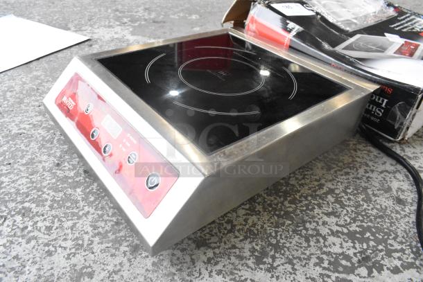 2021 Avantco 177IC3500 stainless steel commercial induction range in original box. Features digital controls, 120V, 1 phase.