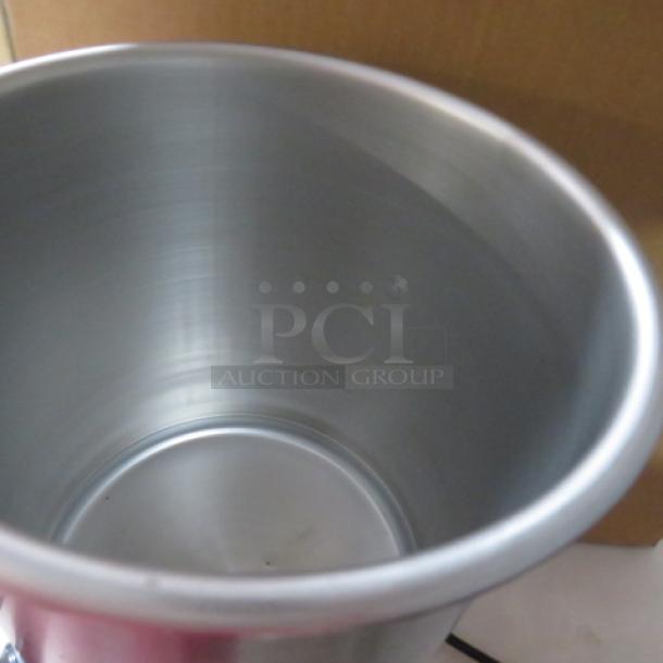 Server SY1.5 1.5-gallon syrup warmer in stainless steel. Model# SY1.5. Appears in good condition. 120V, 350W.