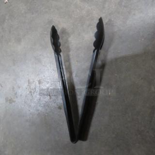 12-inch black poly tong, scalloped edges, durable build, excellent condition. Suitable for various kitchen or serving tasks.