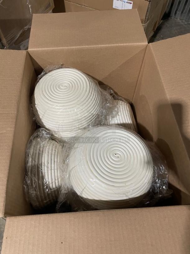 Vollum Brotform Series V3001LIN 8.5" round bread rising baskets with linen, new in box, multiple units shown.