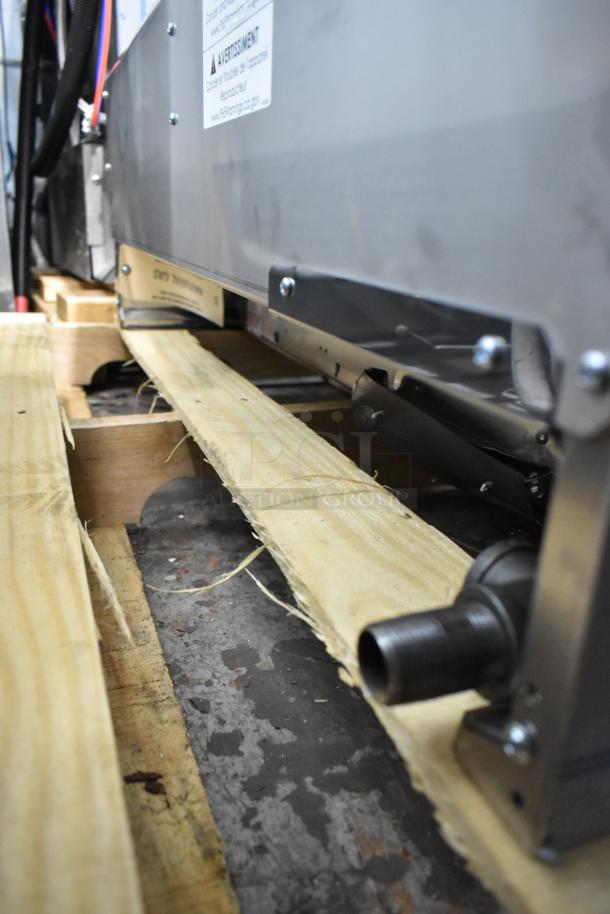 Brand new Garland GTGG36-GT36M 36" stainless steel gas griddle, 84,000 BTU, scratch and dent condition.