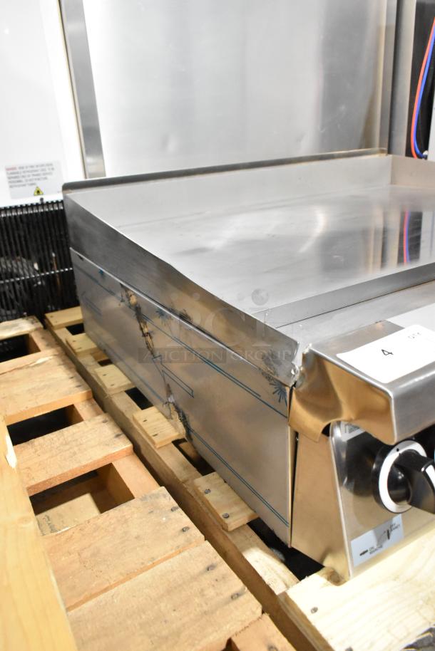 Garland GTGG36-GT36M countertop griddle, 36", stainless steel, natural gas, thermostatic controls, 84,000 BTU, scratch and dent.