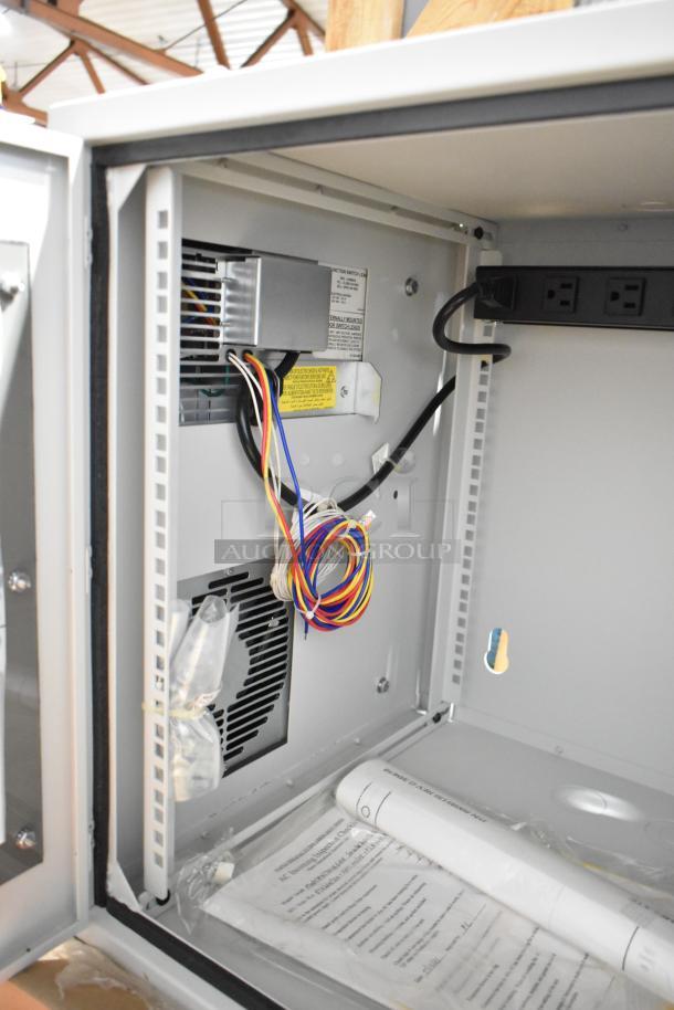 Brand new Hoffmann N170116G010 Spectracool Compact in box, 1025 BTU, 110/115V, 1 Phase. Model: STI-10101 Practica.