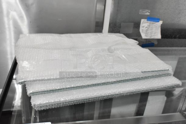 BRAND NEW Avantco 193BC72HCB bakery display case parts, wrapped in bubble wrap, with noted glass damage. 115V, 1 Phase.