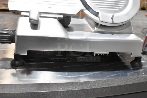 BRAND NEW Hobart EDGE10-11 meat slicer, 10" blade, includes blade sharpener, missing arm, 115V, 1 Phase, minor scratches.