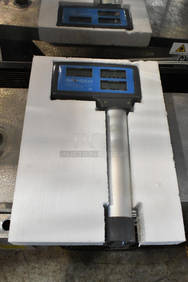 BRAND NEW AvaWeigh 334PCS60T 60 lb. digital price computing scale with tower. Includes protective packaging.