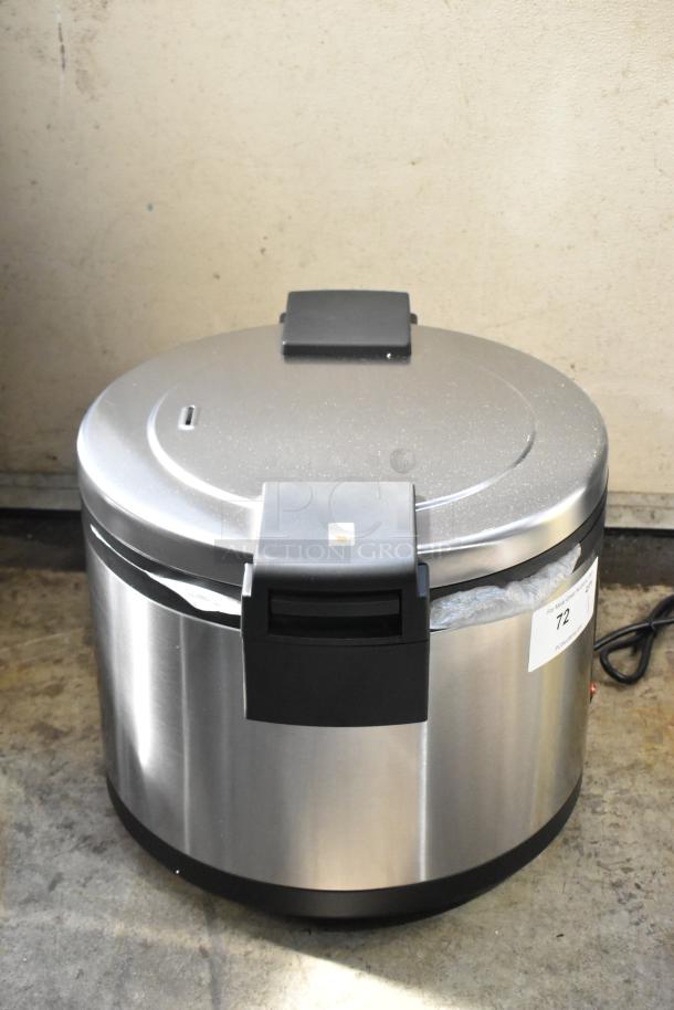 Brand new Avantco 177RWB92 rice warmer, 92 cup capacity, sealed, 120V, slight scratches, stainless steel exterior.