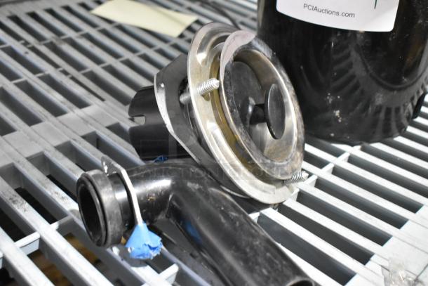 Mountain MT777BFWD Batch Feed Disposer, 115V, 1 Phase. Key components shown; condition appears good.