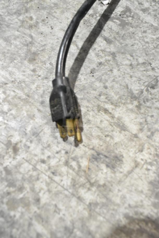 Power plug for Globe 660 Metal Commercial Countertop Meat Slicer, 115 Volts, 1 Phase.