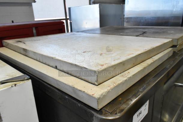 Blodgett 1000-S stainless steel commercial pizza oven with natural gas power. Includes pizza stones. 60,000 BTU. Used condition.