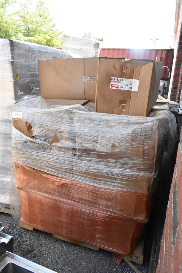 Shrink-wrapped pallet of 20 new boxes, including Metro IWA-S11K3 SmartWall Slanted Lid Holder/Drying Shelf, slight damage visible.