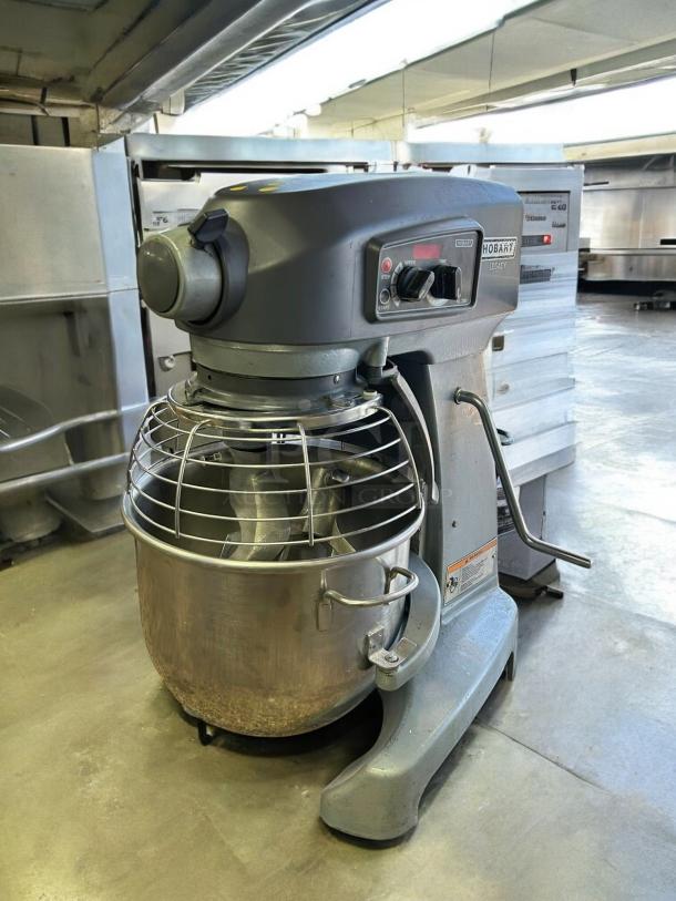 Hobart HL200-10STD Legacy+ 20 qt planetary mixer, bench model, 1/2 hp, 100-120v; in excellent condition, fully tested and working.