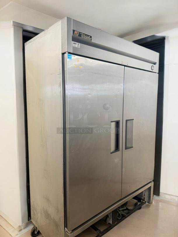 True T-49-HC double door refrigerator, excellent condition, stainless steel, 115V, fully tested, visible True logo.