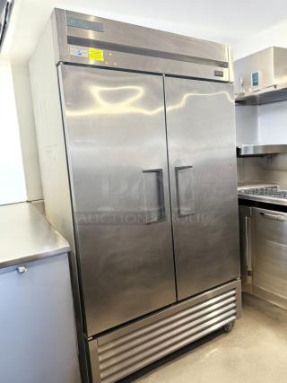 Excellent Condition – True T-43-HC – Double Door Reach-In Refrigerator – 115V – Fully Tested & Working! - Item #1204652