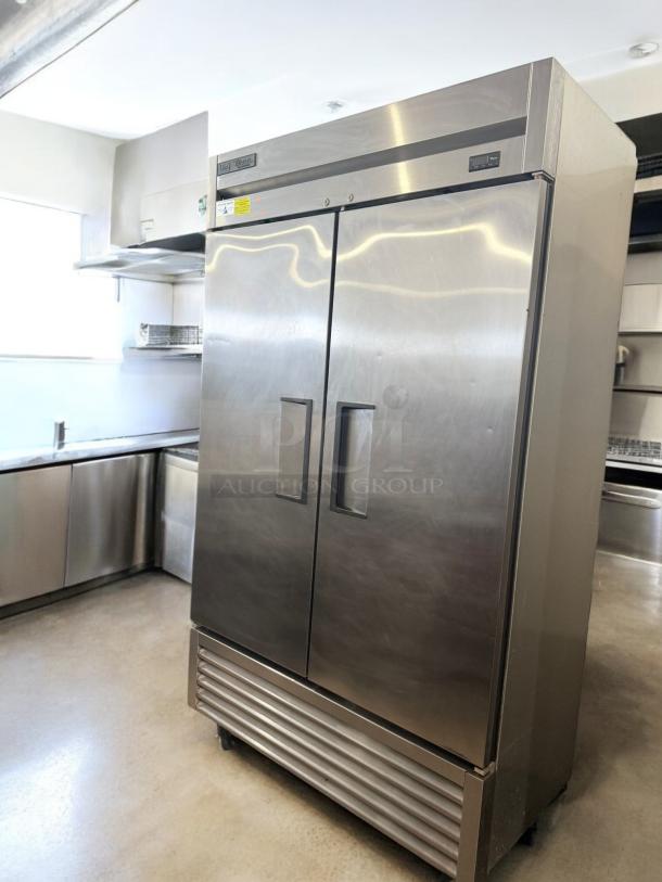True T-43-HC Double Door Reach-In Refrigerator, stainless steel, 115V, excellent condition, fully tested and working.