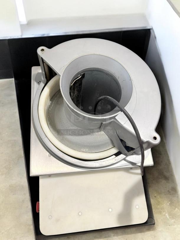 Somerset SDS-130 dough divider in excellent condition, semi-automatic, 120V, fully tested, shows top view with circular components.