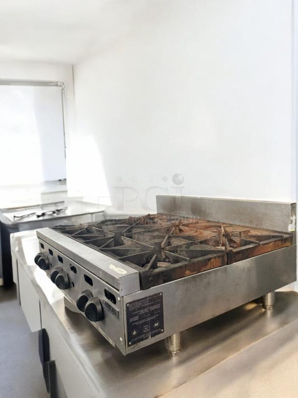 Vulcan VHP636-1 6-burner gas hot plate, excellent condition, natural gas, 120V ignition, fully tested and working.