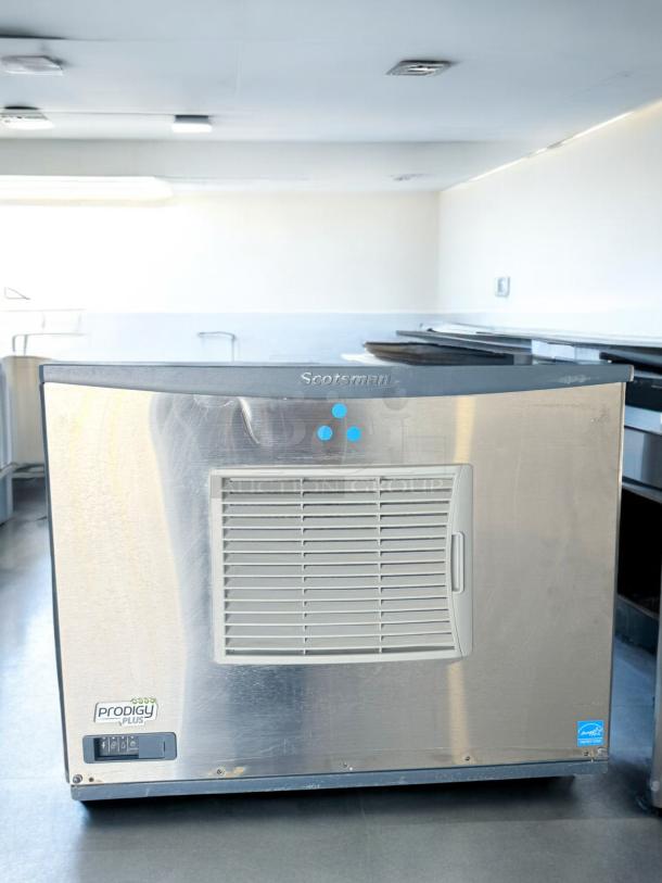 Scotsman C0530SA-1D Prodigy Ice Maker, air-cooled, excellent condition, fully tested, 115V, visible Prodigy Plus label.