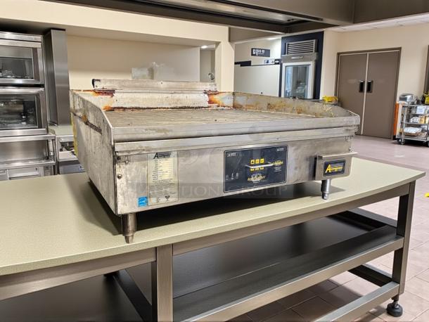 AccuTemp GGF1201A3650-T1 AccuSteam 36" x 30" countertop natural gas griddle, 70,000 BTU, used condition, tested and working.