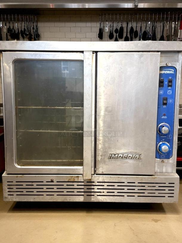 Imperial PCVG-1 Turbo-Flow gas convection oven in great condition. Features single deck, tested and working.
