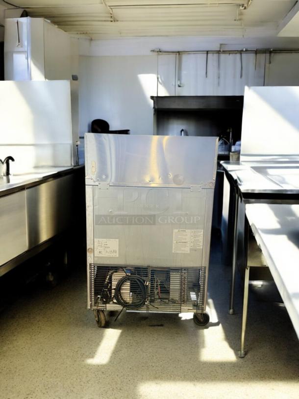 Turbo Air MST-28-12-N Sandwich/Salad Prep Table, excellent condition, 115V, fully tested and working.