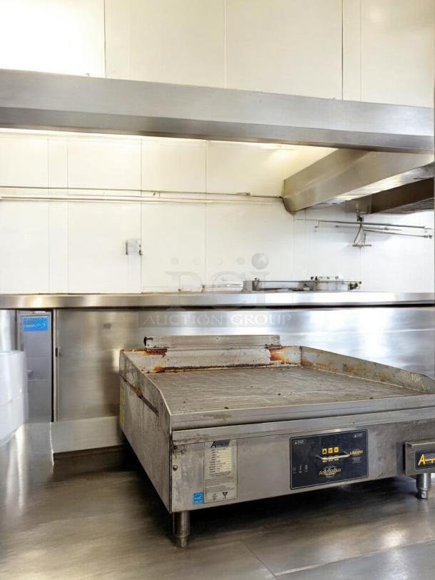AccuTemp GGF1201A3650 36" natural gas griddle, excellent condition, 120V ignition, fully tested, stainless steel finish.