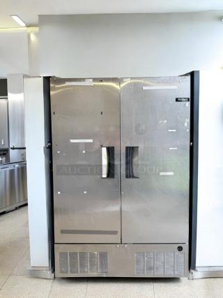Delfield VRR2-S commercial two-door refrigerator in excellent condition, stainless steel, 115V, fully tested and working.