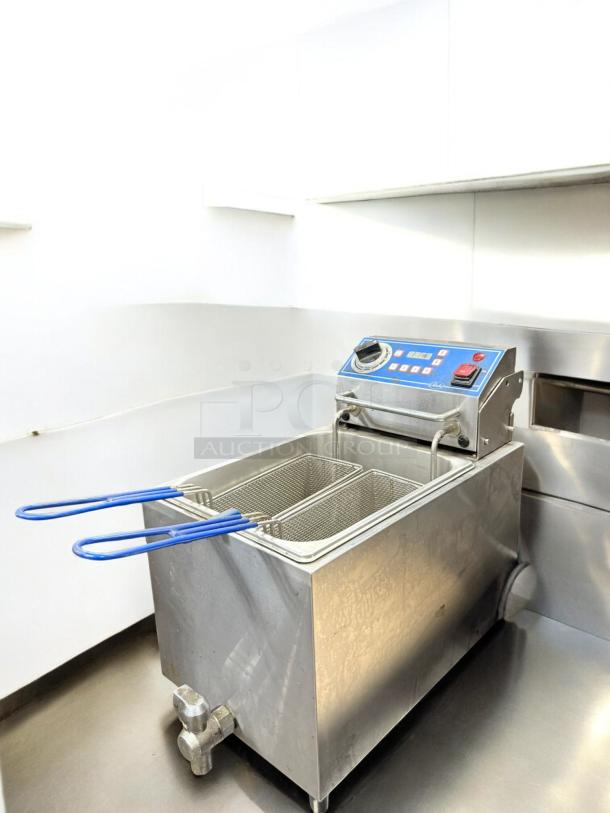 Globe double-basket countertop electric fryer, excellent condition, 120V, stainless steel, fully tested, visible control panel.