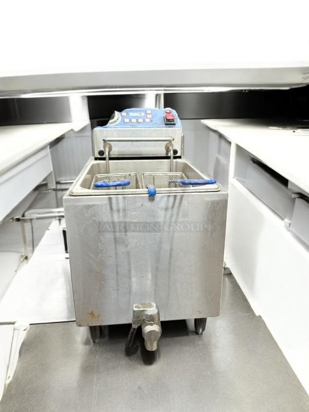 Globe double-basket countertop electric fryer, 120V, excellent condition, fully tested and working, stainless steel body.