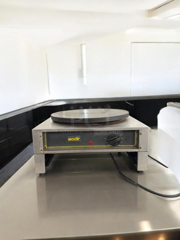 Equipex 400E Sodir Electric Crepe Maker, excellent condition, 220V, stainless steel, visible temperature knob, fully tested.