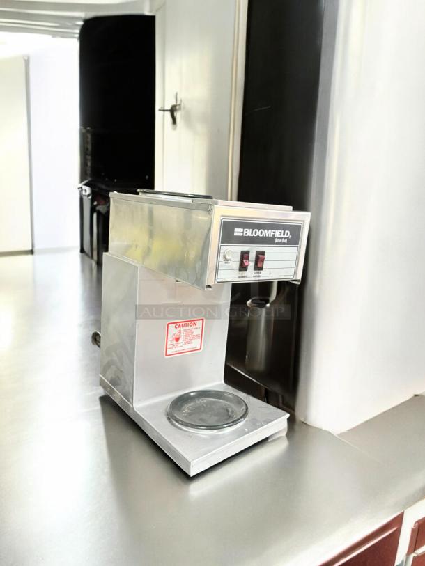 Bloomfield Kaffee King Coffee Warmer, single burner, 120V, excellent condition, fully tested and working, with caution label.