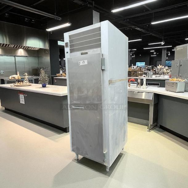 Traulsen G10010 30" G Series Reach-In Refrigerator. Right hinged, solid door, excellent condition, tested and working.