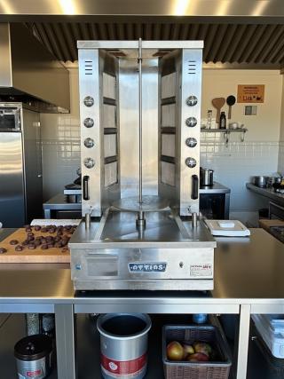 Unbelievable Find - Attias GRY-8 8 Burner 100lbs Electric Gyro Machine 120v/60hz/1ph - Tested and Working - Item #1204901