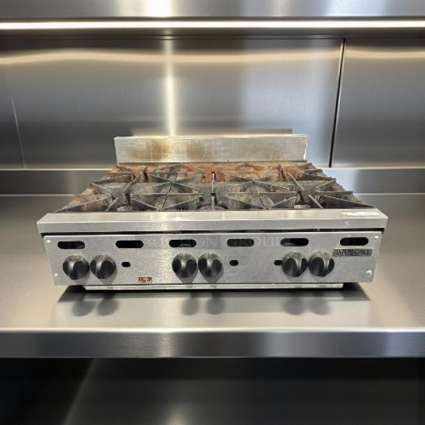 Vulcan VHP636 countertop range, 36", 6 burners, natural gas, 180,000 BTU, great condition. Fully tested and working.