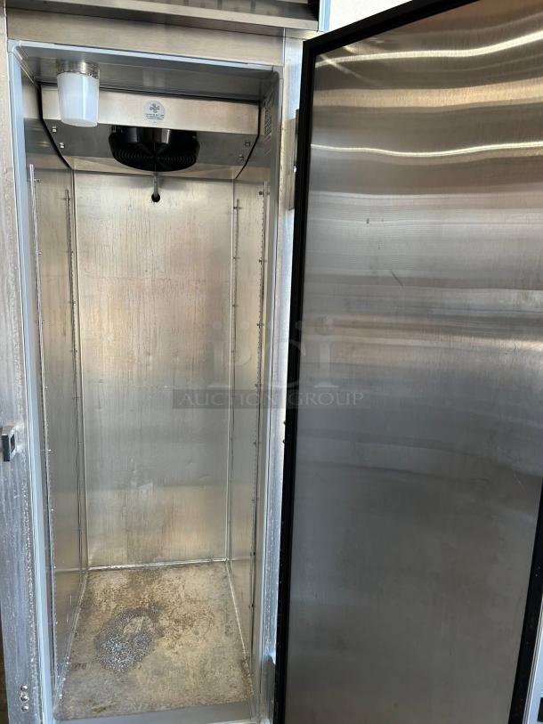 Continental Refrigerator 1FN 26" reach-in freezer, right-hinged solid door, great condition, 115V, tested and working.