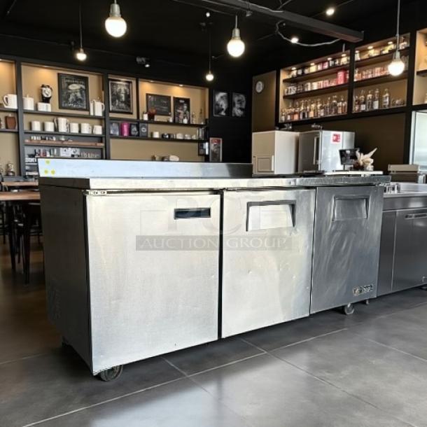 True TWT-72-HC worktop refrigerator, 72 3/8", stainless steel, 3 doors, 3 9/16" backsplash, excellent condition, 115v.