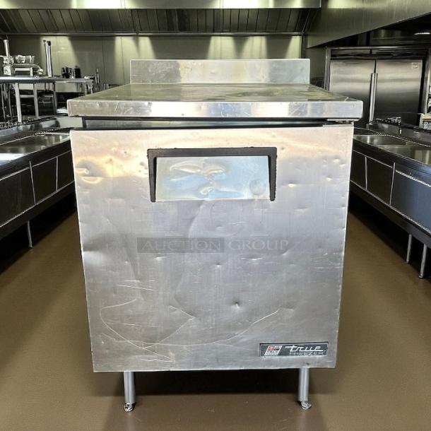 True TWT-27F-HC 28" worktop freezer, stainless steel, with right hinge door. Excellent condition, 115v, tested and working.