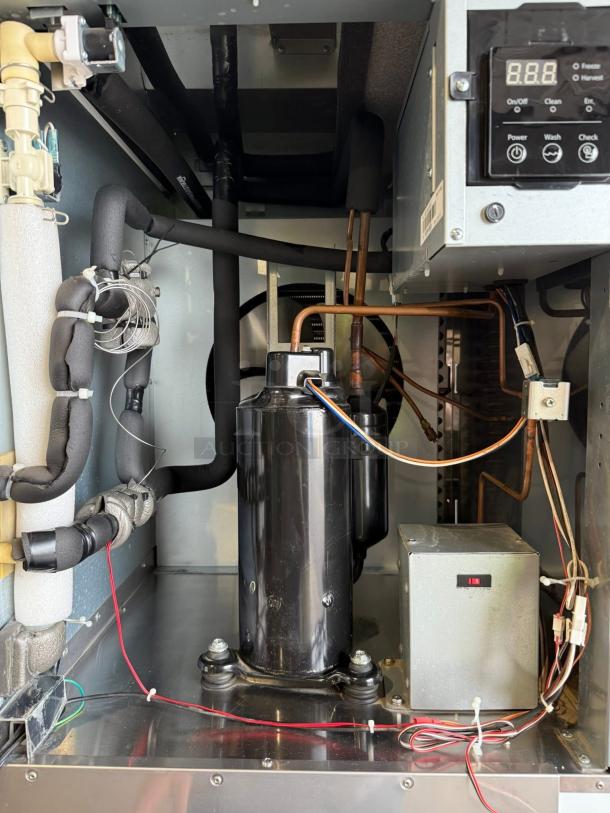 Blue Air Model BLMI-850A _BA126 850LB ice machine in excellent condition, fully tested and operational. Digital controls visible.