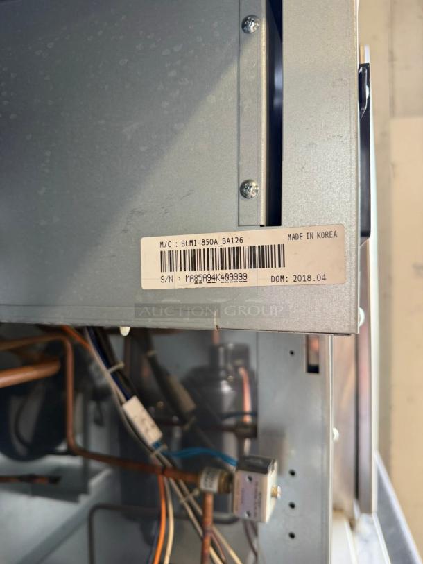Blue Air BLMI-850A _BA126 ice machine in excellent condition, fully tested and working. "Made in Korea," manufactured in April 2018.