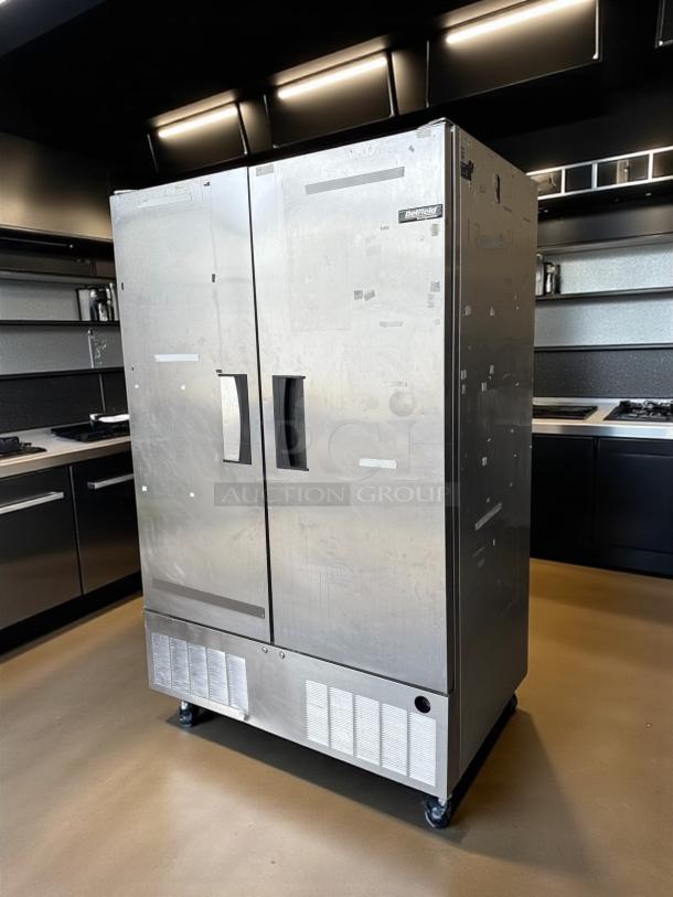 Delfield VRR2-S 2 Door Refrigerator, great condition, bottom mount compressor, stainless steel, 115v, fully tested.