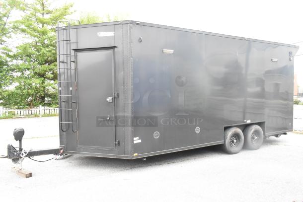 2020 Southern Dimensions Group trailer, black, GVWR 6,350 KG, dual axles, exterior ladder, clear title.