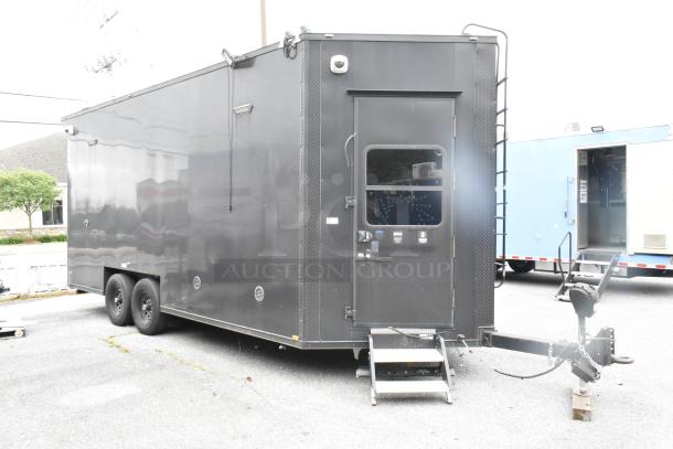 2020 Southern Dimensions Group Trailer, black, GVWR 6,350 KG/14,000 LB, dual axle, entry steps, sold with clear title.