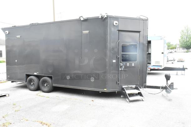 2020 Southern Dimensions Group trailer, black, GVWR 6,350 kg, with clear title. Features entry steps and rear latch.