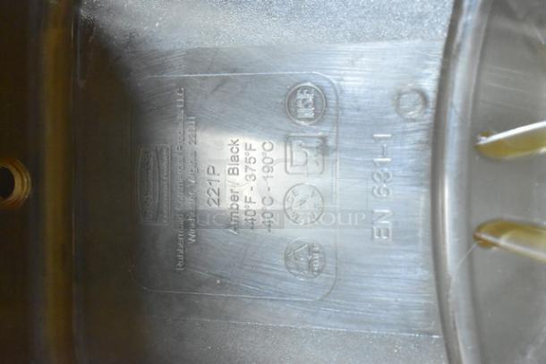Labels on a container showing temperature range, certifications, and model details.