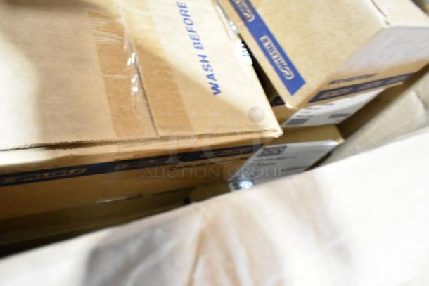 25 boxes of Carlisle Food Pan Smart Lids and To Go Containers, brand new, scratch and dent condition, visible labels.