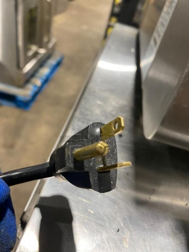 Star Manufacturing QCS Series conveyor toaster plug, 208V, Model QCS-2-60HC, on stainless countertop.