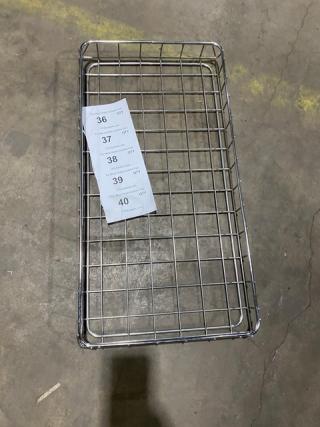 Commercial chrome plated full-sized wired rack for bagels/pastries. Includes quantity tag. Excellent condition. Sturdy and durable.
