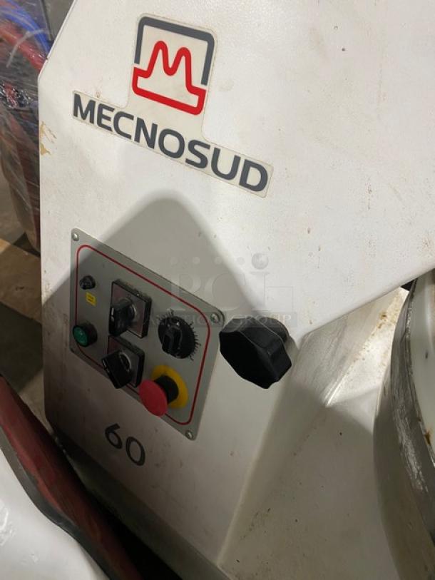 Mecnosud 2017 FC60DUS commercial dough-kneading mixer, electric, heavy-duty, with stainless steel bowl guard and spiral fork.