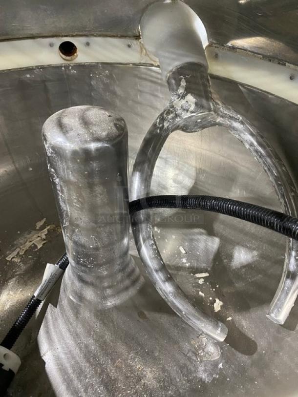 Mecnosud FC60DUS dough-kneading mixer with spiral fork, stainless steel bowl and guard, 2017 model, in good condition.
